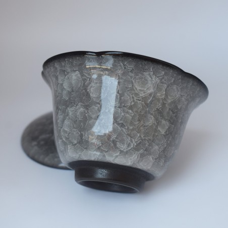 Black ice crack pattern teacup